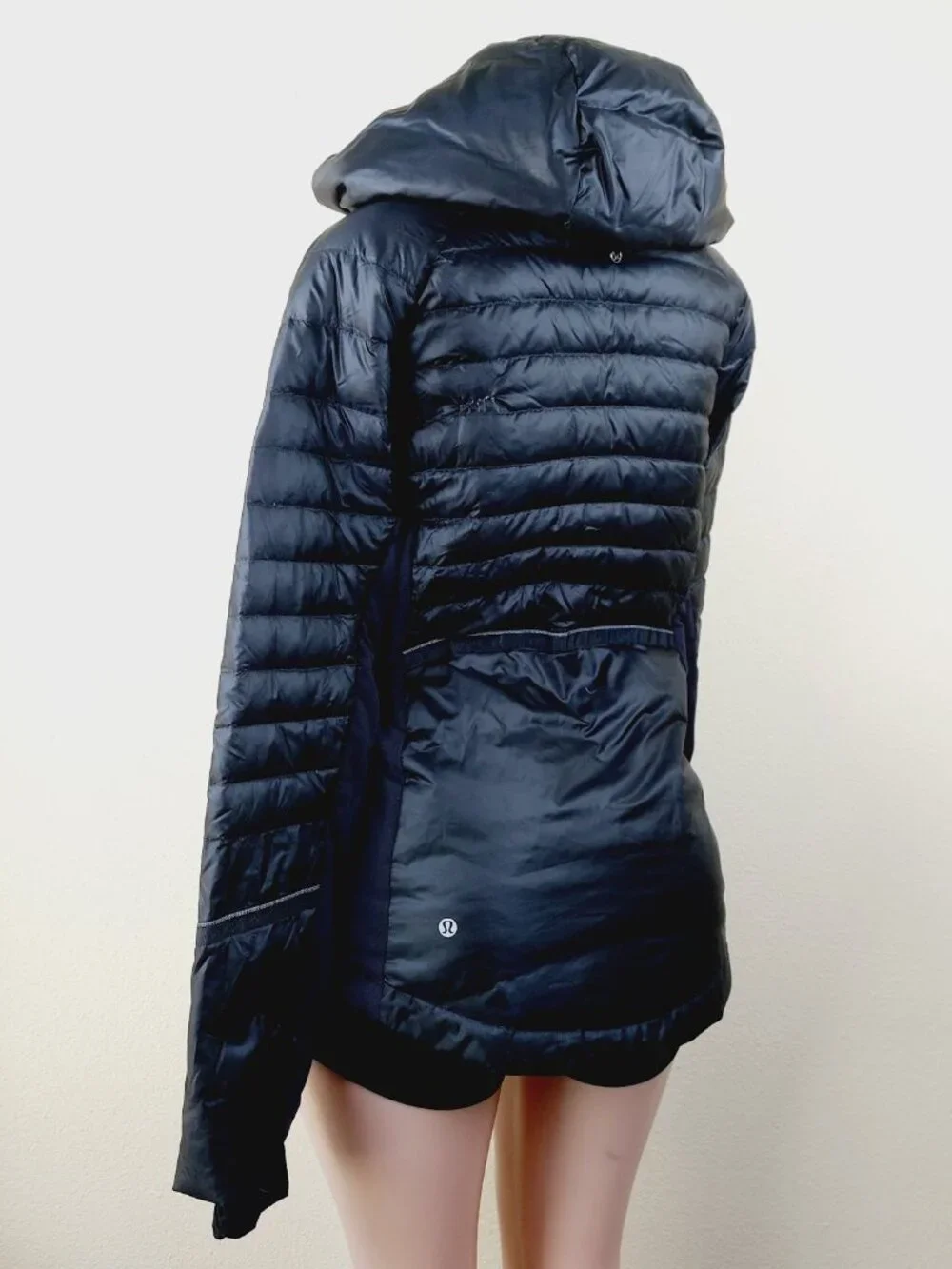 Lululemon Women's Black Down For A Run II Thermal Puffer Jacket Size 10